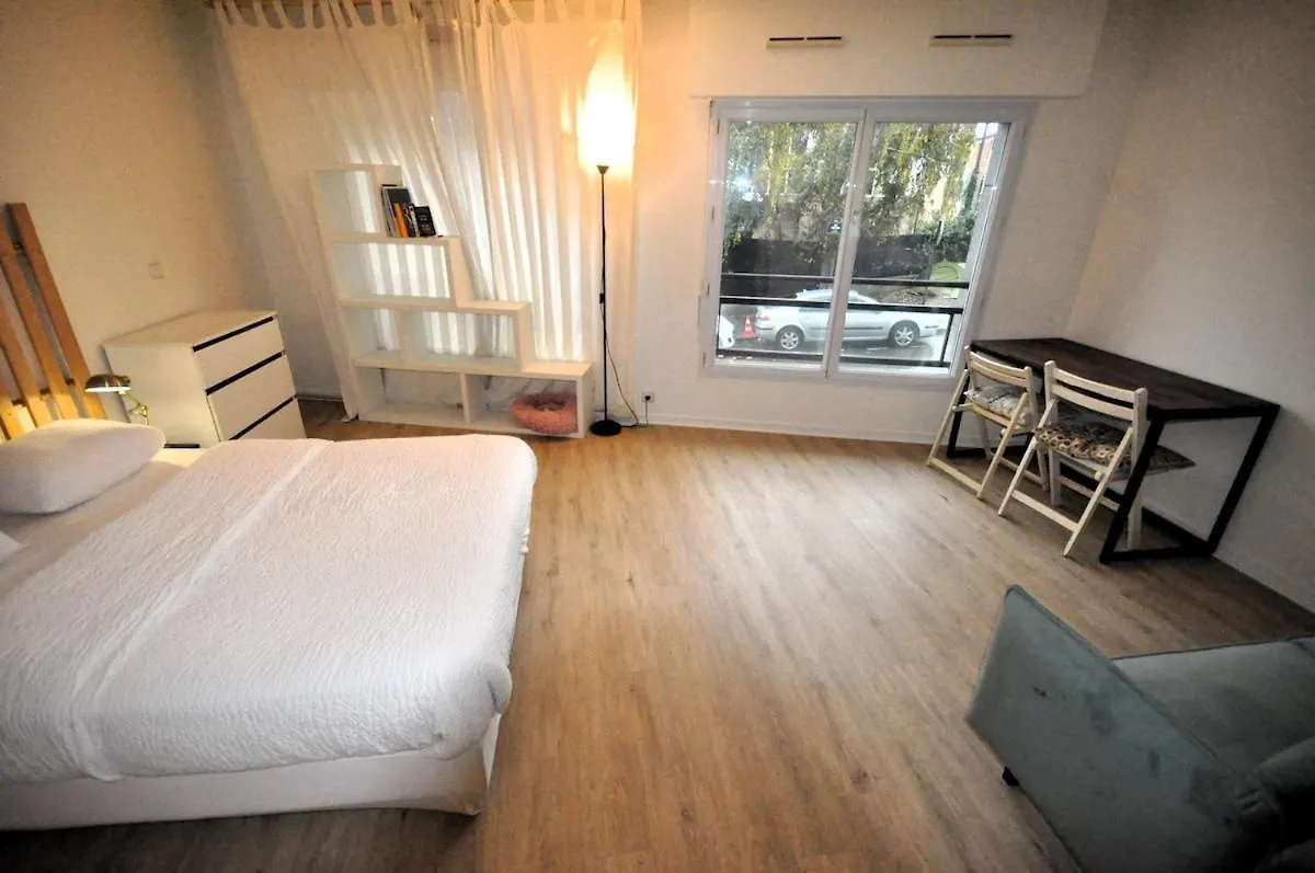 Nice 36 M2 - Parc Des Buttes Chaumont! Paris Apartment